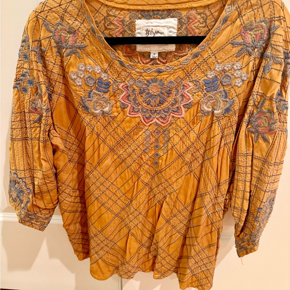 Johnny Was Gold 3/4 Sleeve Graphic Blouse